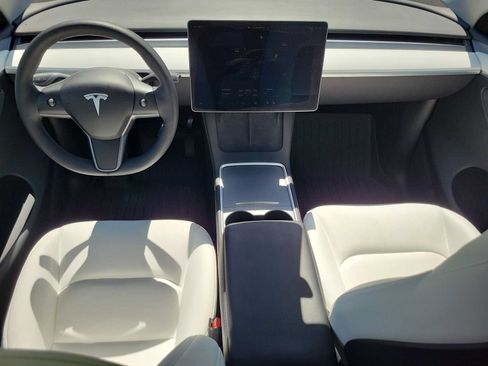 Used 2024 Tesla Model Y Long Range AWD/4WD image 14
