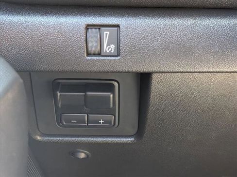 Used 2025 Chevrolet Colorado Trail Boss AWD/4WD image 15