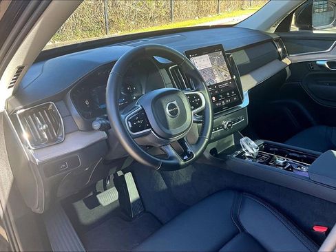 Used 2025 Volvo XC90 B6 Plus image 18
