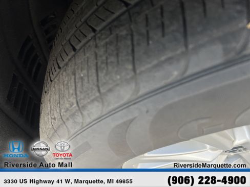 Used 2025 Toyota Grand Highlander AWD image 12