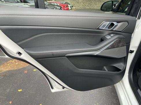 Certified 2025 BMW X7 xDrive40i image 15