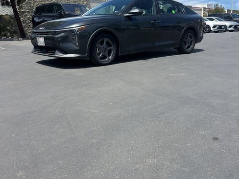 Used 2025 Kia K4 FWD image 1