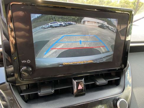 Used 2023 Toyota Corolla LE image 18