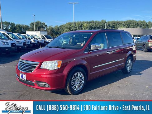 Used 2013 Chrysler Town & Country Touring-L w/ Driver Convenience Group FWD image 1