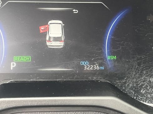 Used 2025 Toyota RAV4 XLE AWD/4WD image 30