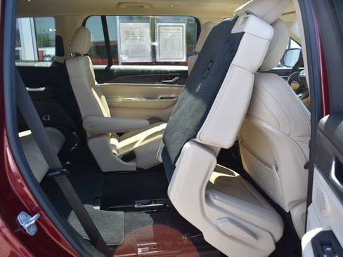Used 2022 Jeep Grand Cherokee L Limited AWD/4WD image 48