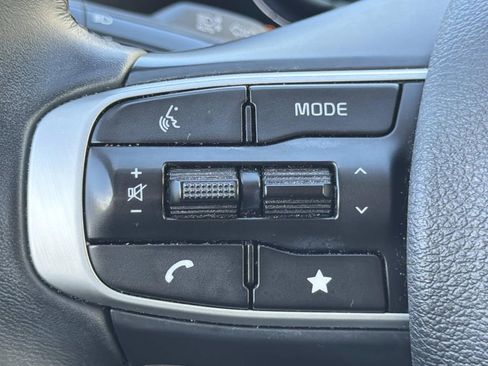 Used 2025 Kia Sportage EX image 19