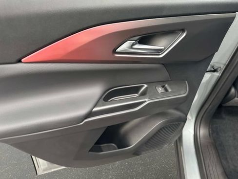 Used 2024 Chevrolet Equinox EV RS FWD image 10