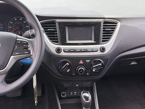 Used 2022 Hyundai Accent SE FWD image 14