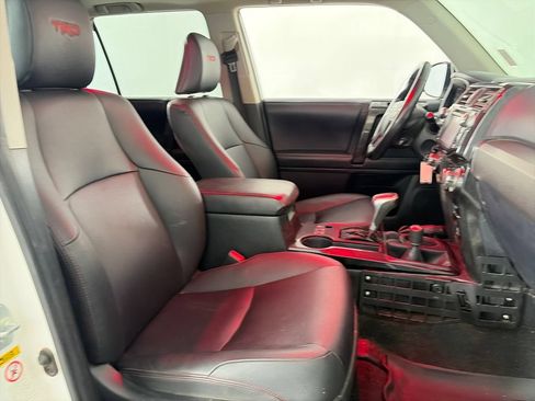 Used 2019 Toyota 4Runner TRD Off-Road Premium AWD/4WD image 30