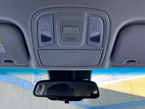 Used 2021 Kia Niro EX image 21