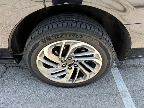 Used 2025 Lincoln Navigator Reserve AWD/4WD image 17