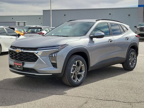 New 2026 Chevrolet Trax LT w/ Driver Confidence Package image 5