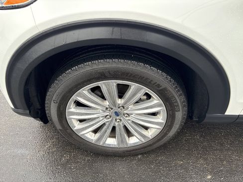 Used 2023 Ford Explorer Limited w/ Limited Technology Package image 8