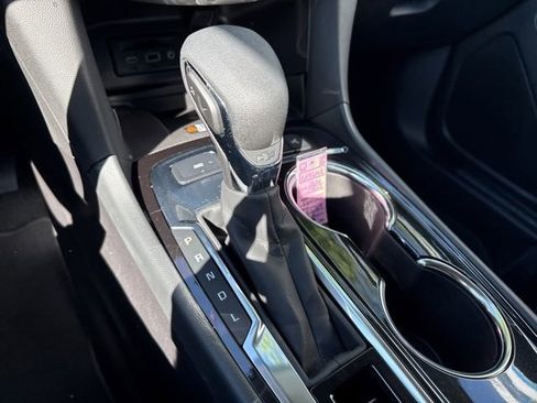 Used 2024 Chevrolet Equinox Premier AWD/4WD image 19