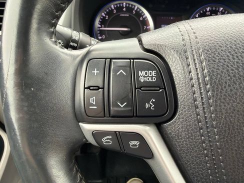 Used 2016 Toyota Highlander Plus AWD/4WD image 12