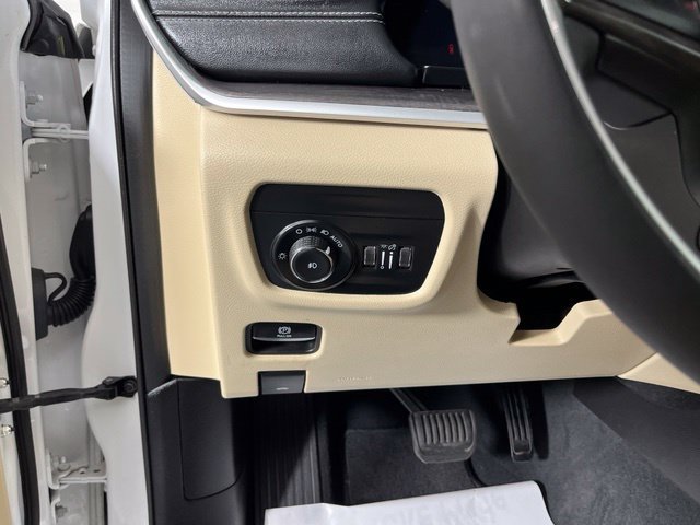 Used 2023 Jeep Grand Cherokee Limited AWD/4WD image 18