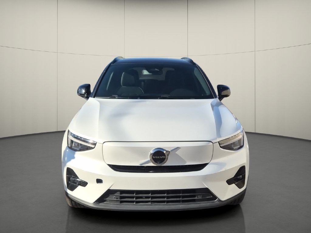 Used 2023 Volvo XC40 Recharge Plus w/ Protection Package Premier AWD/4WD image 2