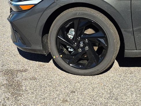 New 2026 Hyundai Elantra SEL Sport FWD image 11