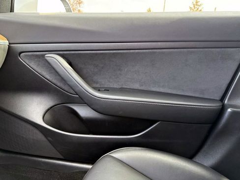 Used 2021 Tesla Model 3 Standard Range Plus image 22