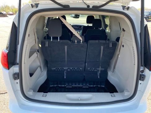 Used 2023 Chrysler Voyager LX FWD image 20