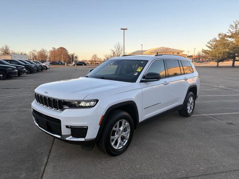 Used 2023 Jeep Grand Cherokee L Limited image 24