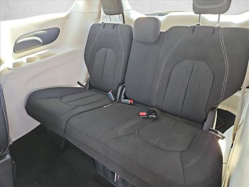 Used 2023 Chrysler Voyager LX image 24