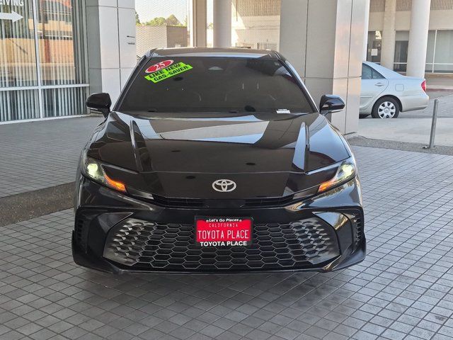 Used 2025 Toyota Camry SE FWD image 2