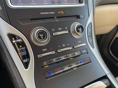 Used 2019 Lincoln Nautilus Reserve w/ Driver Assistance Package AWD/4WD image 28
