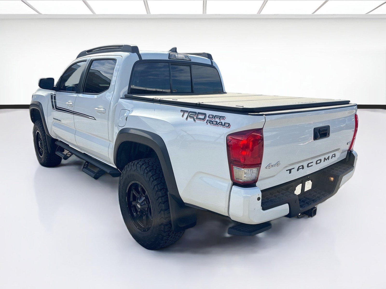 Used 2016 Toyota Tacoma TRD Off-Road RWD image 6