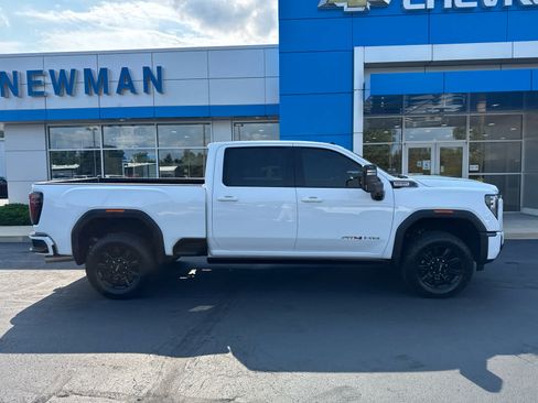Used 2026 GMC Sierra 3500 AT4 w/ AT4 Premium Plus Package AWD/4WD image 3