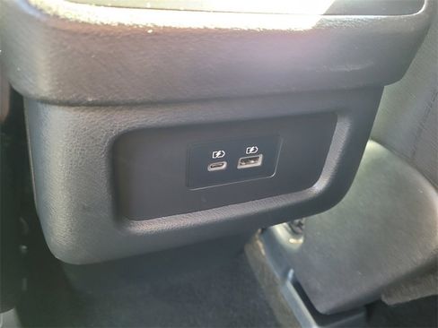 Used 2024 Nissan Pathfinder S image 11