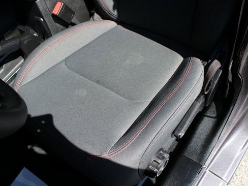 Used 2025 Jeep Wrangler Unlimited Rubicon AWD/4WD image 15