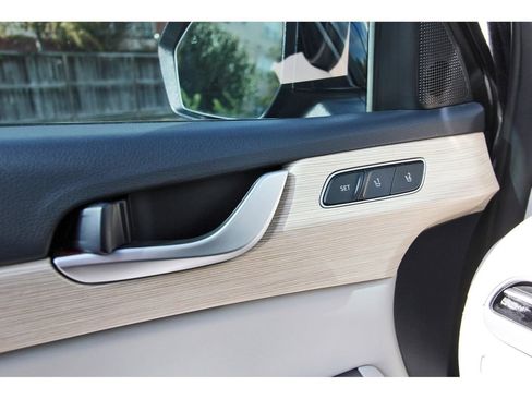 Used 2024 Hyundai Palisade Limited image 21