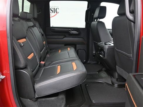 Used 2024 GMC Sierra 2500 AT4 w/ AT4 Premium Plus Package image 11