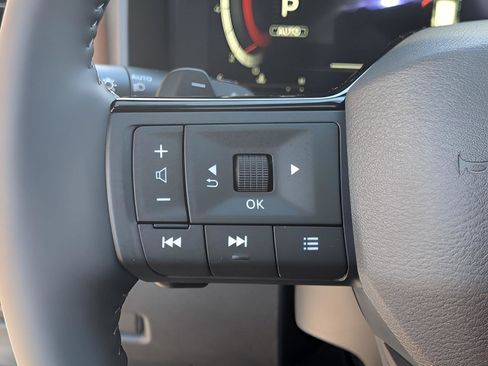 Used 2026 Nissan Rogue Platinum w/ Platinum Premium Package AWD/4WD image 13