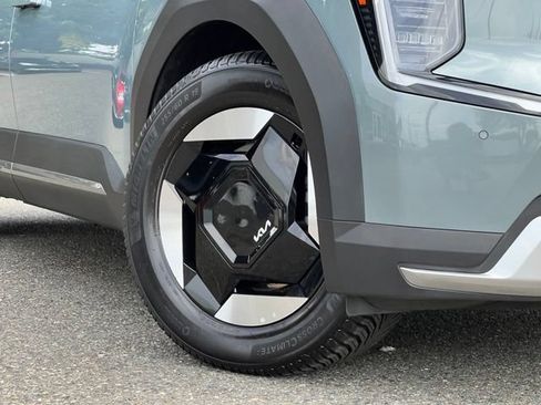 Certified 2024 Kia EV9 Wind AWD/4WD image 2