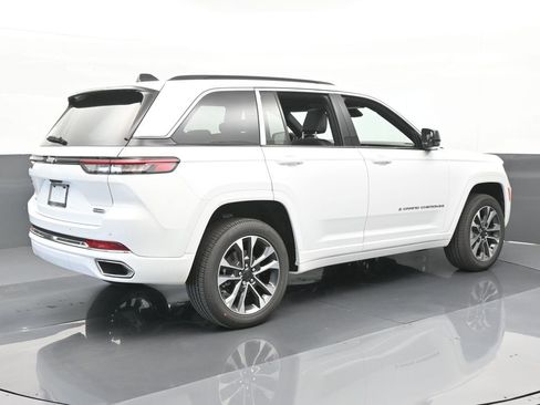 Used 2024 Jeep Grand Cherokee Overland image 6