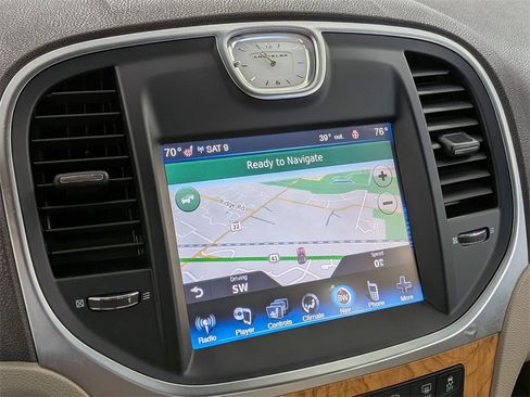 Used 2014 Chrysler 300 C image 21