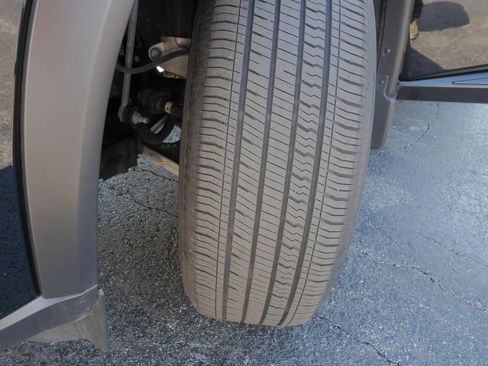 Used 2023 Nissan Rogue SV w/ SV Premium B Package image 33