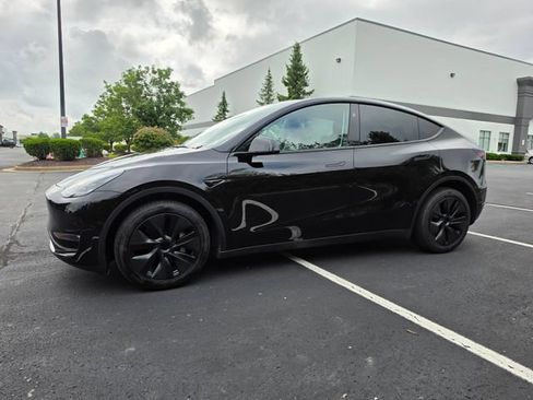 Used 2025 Tesla Model Y Long Range AWD/4WD image 12