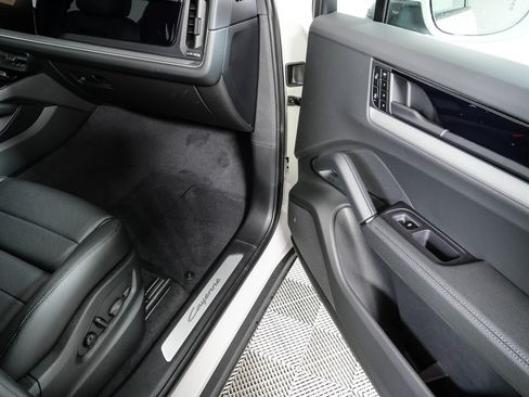 New 2026 Porsche Cayenne AWD/4WD image 25