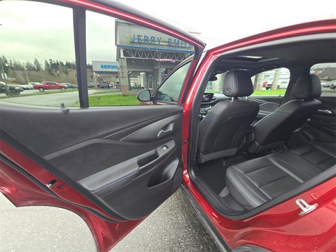 Used 2024 Buick Envista Sport Touring image 12