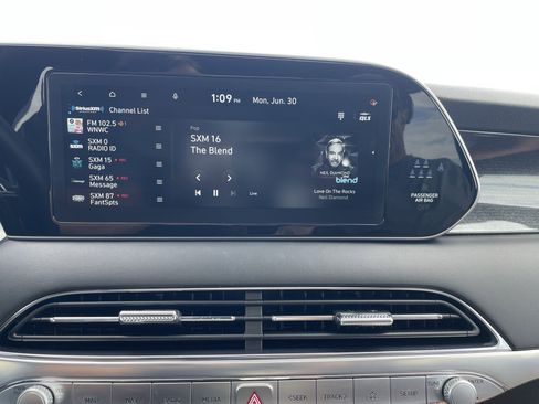 Used 2022 Hyundai Palisade Calligraphy image 6