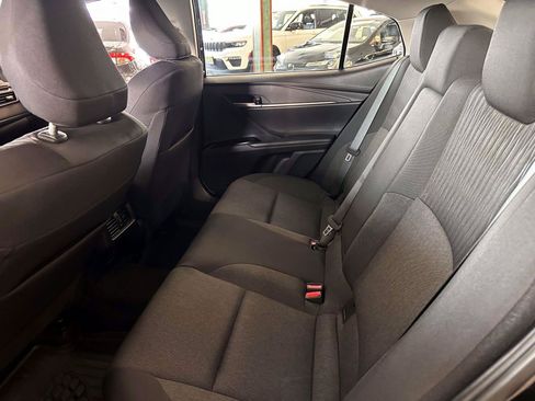 Used 2025 Toyota Camry XLE AWD/4WD image 16