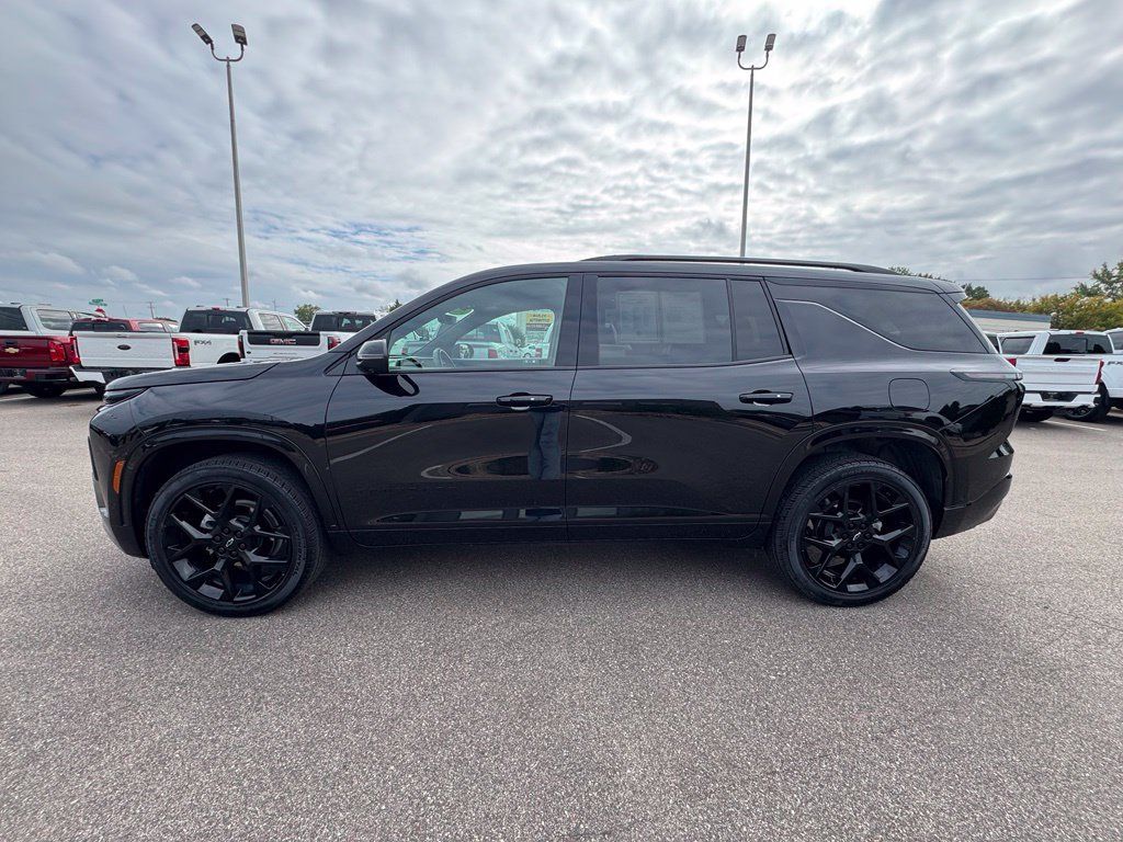 Used 2025 Chevrolet Traverse RS AWD/4WD image 12