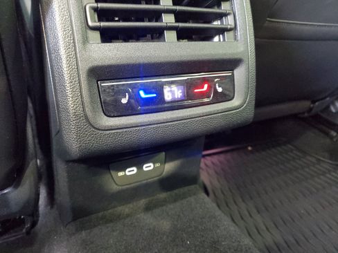 Used 2024 Volkswagen Golf R AWD/4WD image 12