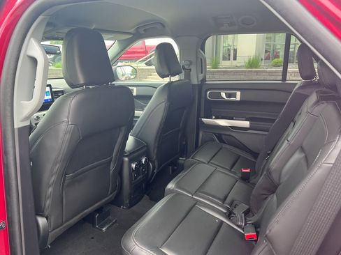 Used 2023 Ford Explorer XLT w/ Equipment Group 202A AWD/4WD image 12