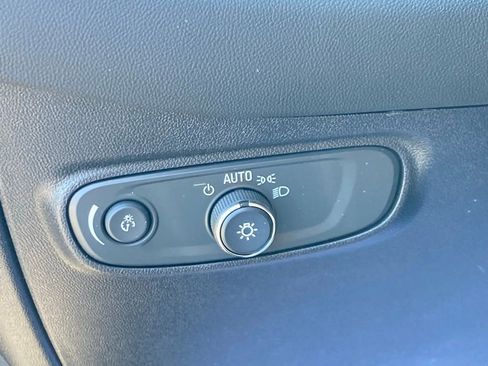 Used 2019 Chevrolet Equinox LT w/ Sun & Navigation Package AWD/4WD image 20