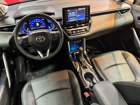 Used 2022 Toyota Corolla Cross XLE w/ Convenience Package image 38